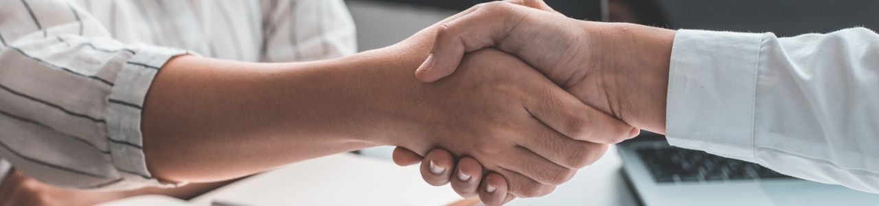 autonomo colaborador apreton de manos
